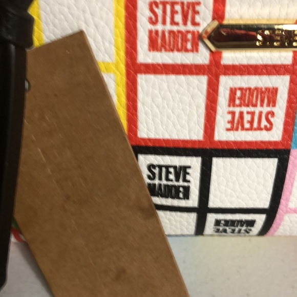 STEVE MADDEN NWT Shoulder bag 20” width 6” height 4” Depth. - Picture 7 of 7